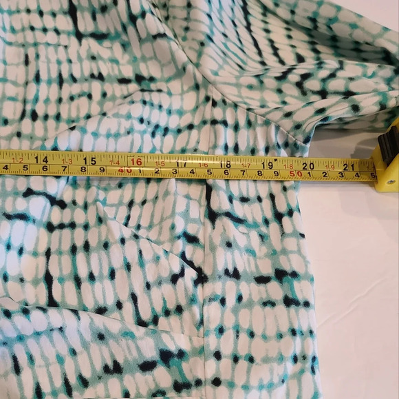 Lafayette 148 New York women's button down shirt stretch sz. 8 white/green/black - Picture 5 of 10